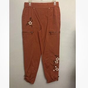 3-28 Soft Surroundings Pull on Pants Small Everything Under the Sun Embroidered
